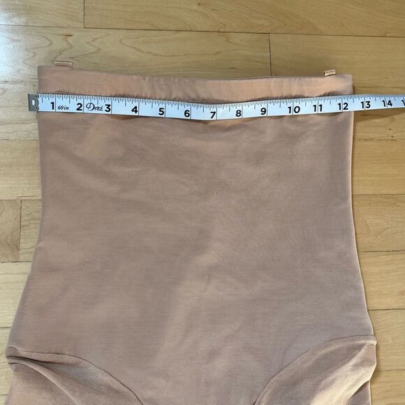 Honeylove SuperPower Short in Sand M NWT - Picture 4 of 12